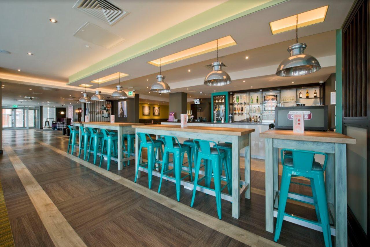 Premier Inn Leeds City Centre Экстерьер фото